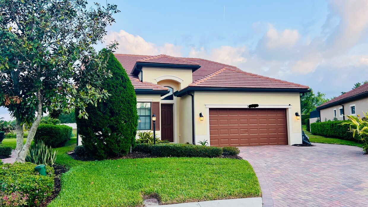 Foto principal - 10659 Glencorse Terrace