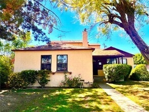 Building Photo - 6637 Balcom Ave