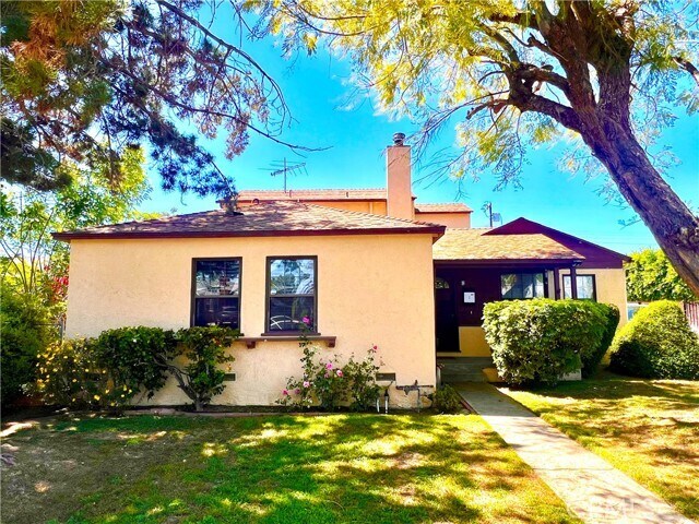Primary Photo - 6637 Balcom Ave