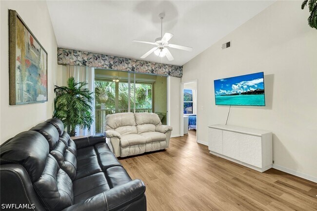 Foto del edificio - 326 Bradstrom Cir