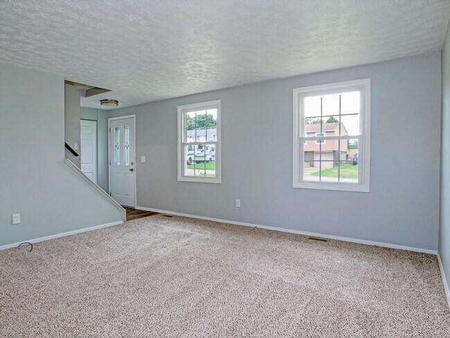 Foto del edificio - Beautiful Home for Lease in Reserve Townsh...