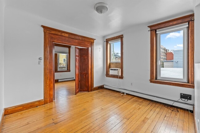 Photo - 201 19th St House