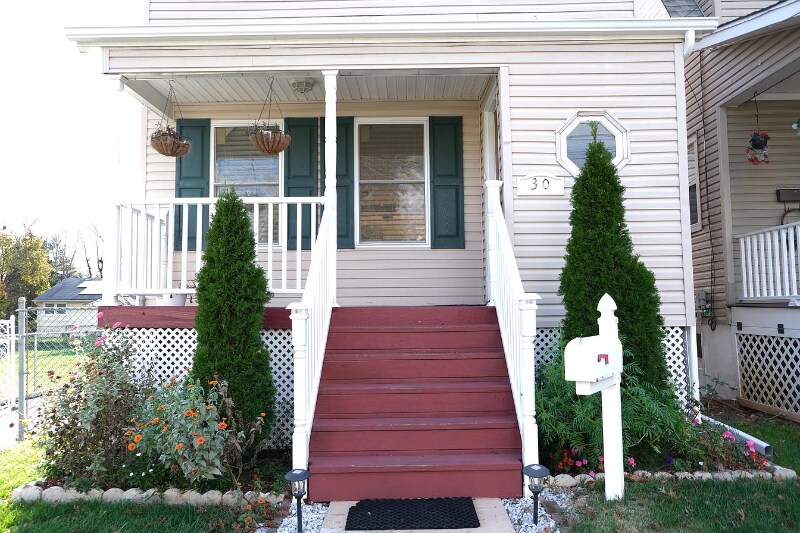 Primary Photo - 30 Meadow Rd