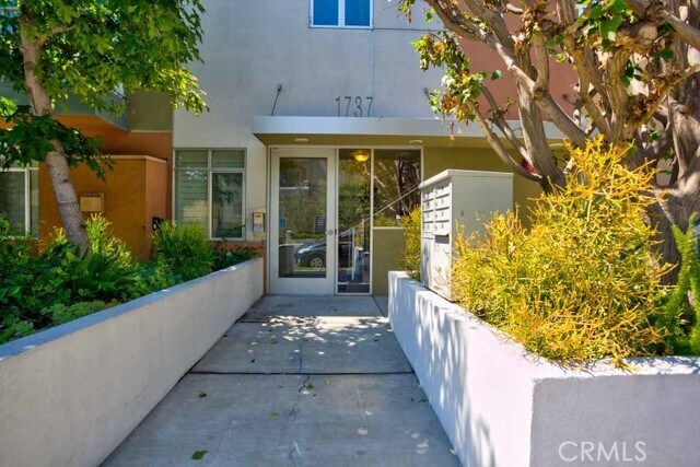 Foto del edificio - 1737 Colby Ave