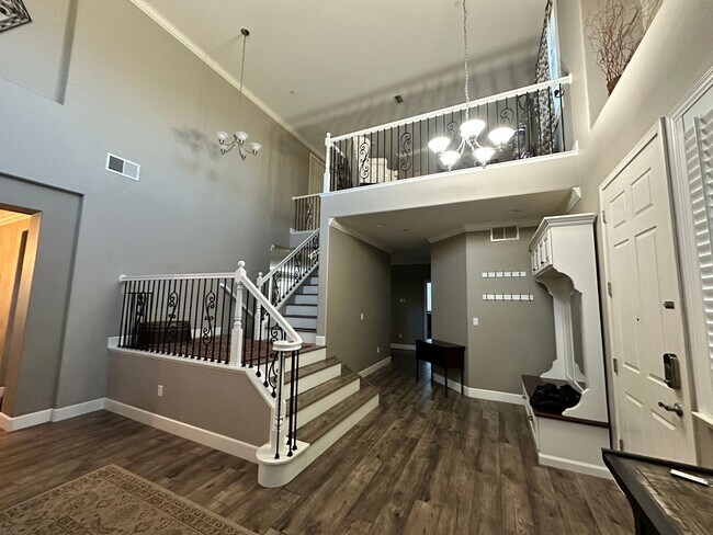 Foto del edificio - Spacious 4 Bed, 3 Bath Home with Bonus Room & Golf Course Views in Wild Wings