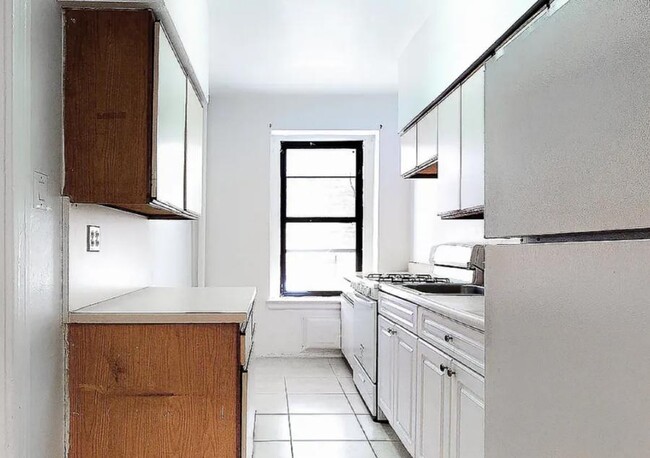 Building Photo - 0 bedroom in NEW YORK NY 10033
