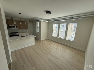 Building Photo - 432 S Maple Ave