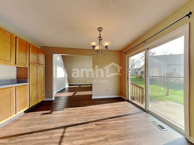 Foto del edificio - 5671 Longbow Dr