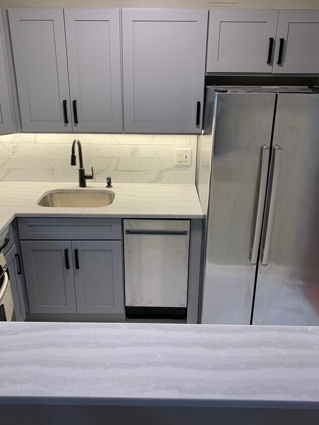 Kitchen - 377 Cumberland St