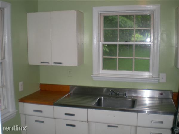 Building Photo - 4231 Guilford Dr