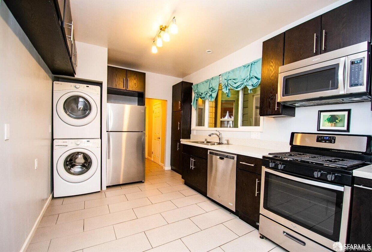 Foto principal - 4927 California St