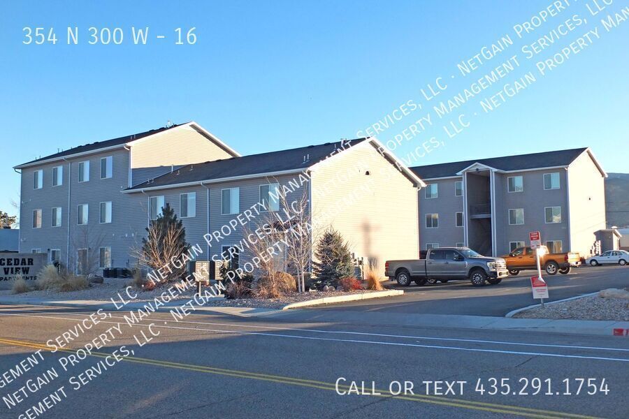 Foto principal - 2 Bedroom Cedar View Apartment Available Now