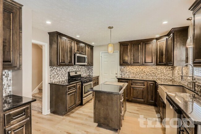 Foto del edificio - 530 N Oakland Cir