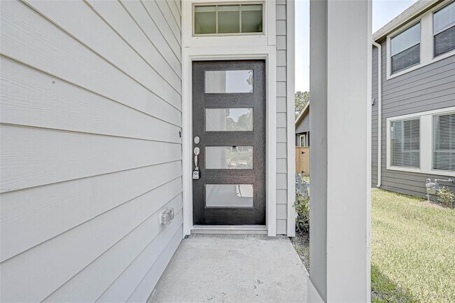 Foto del edificio - 580 Longleaf Pine Dr