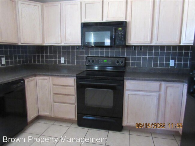 Building Photo - 4 br, 4 bath House - 825 Columbia Ave