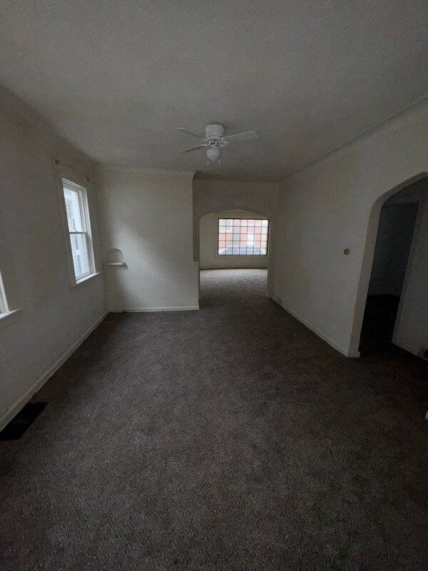 Building Photo - 240 Dexter St