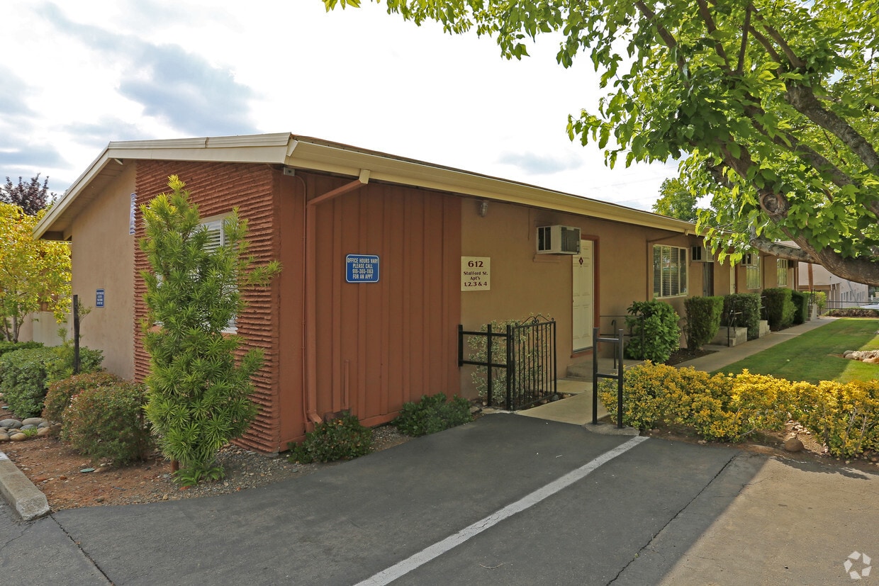 Primary Photo - Marshall Apartments