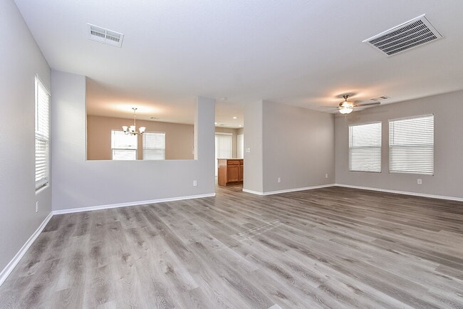 Foto del edificio - 7620 Emerald Ridge Ct