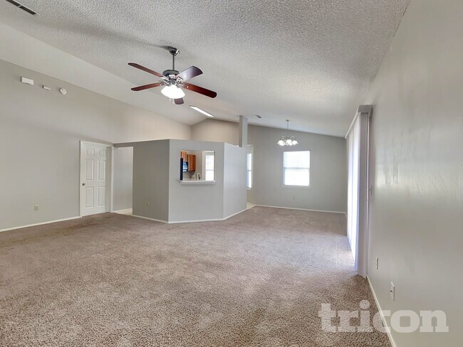 Foto del edificio - 635 Charles Pinckney St