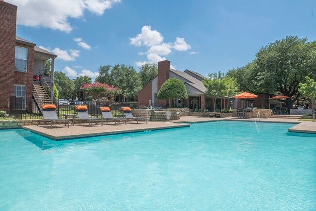 Building Photo - The Vines