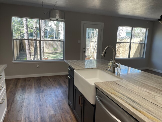 Building Photo - 15 Wineberry Pl