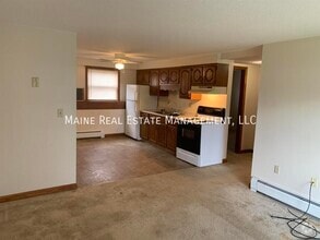 Building Photo - 385 Pine St