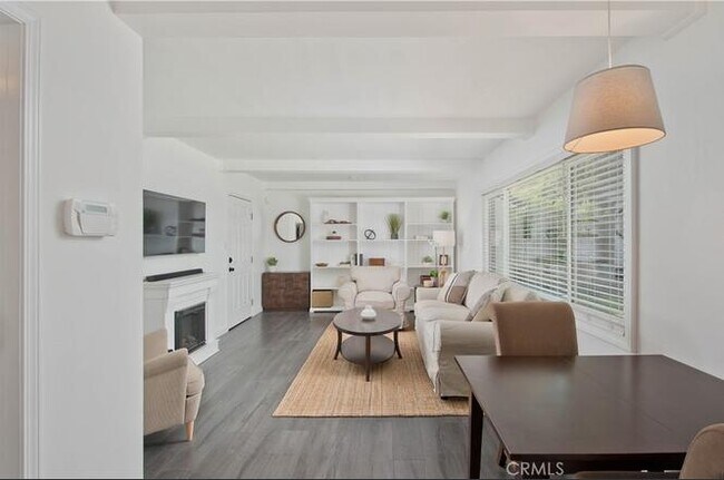 Foto del edificio - 5759 Jamieson Ave