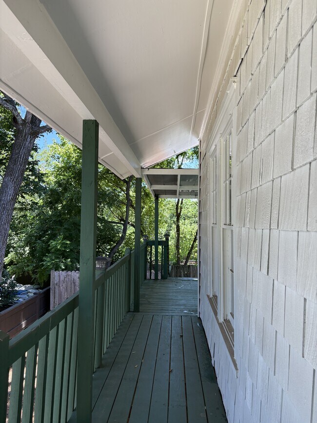 Foto del edificio - 334 Kennesaw Ave NW