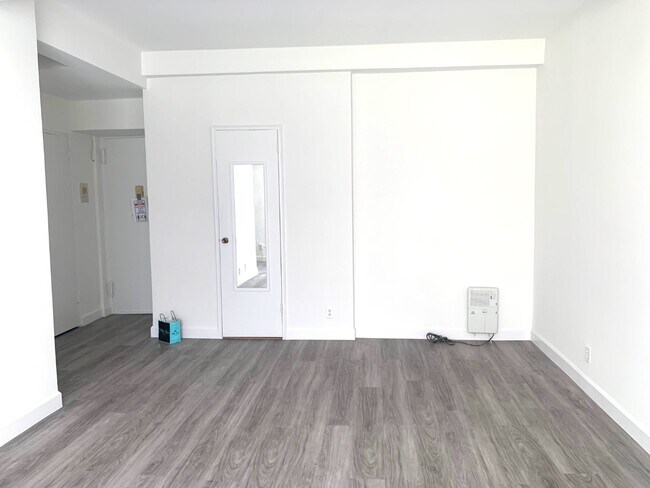 Foto del edificio - 2546 E 13th St