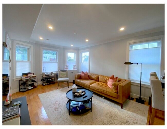 Building Photo - 650 Hyde Park Ave