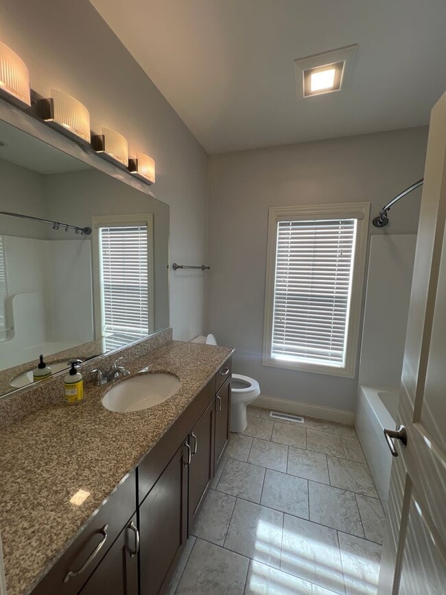 Foto del edificio - 8916 Pine Hollow Pl