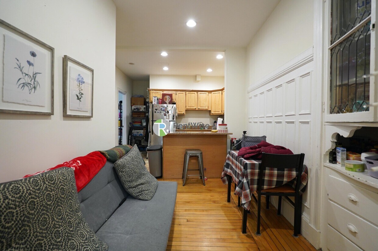 Foto principal - 1322 Commonwealth Ave