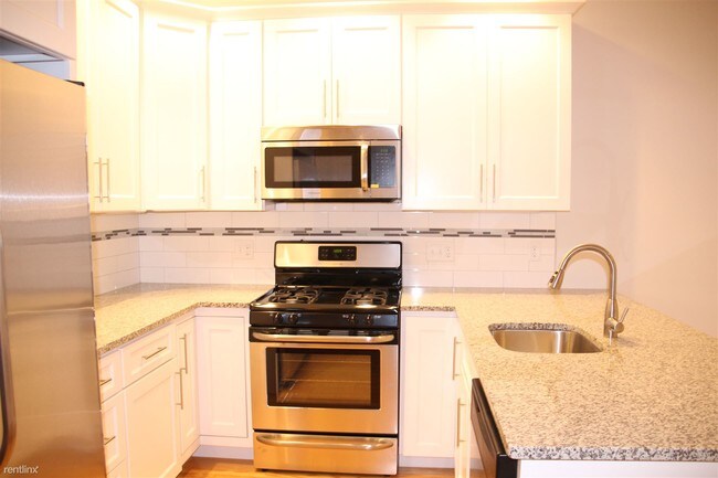 Foto del edificio - 387 W Broadway