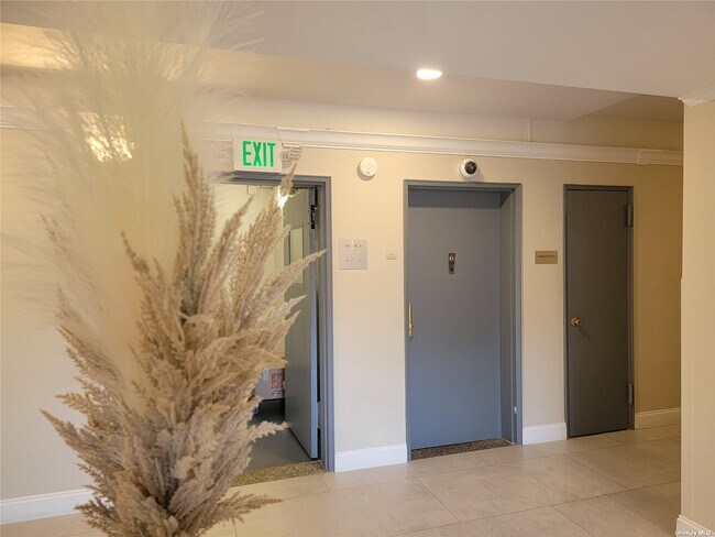 Foto del edificio - 120 S Park Ave