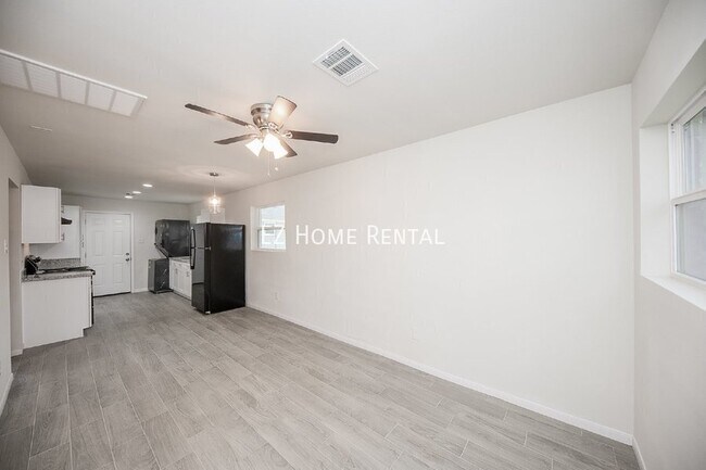 Foto del edificio - 5042 Mallow St