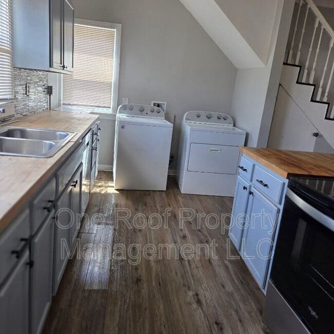 Foto del edificio - 447 N Lawndale Ave