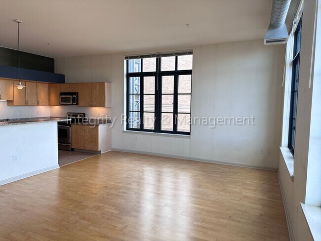 Building Photo - 1 Bed/1 Bath, 1,019 Sqft - 7130 W Alaska D...