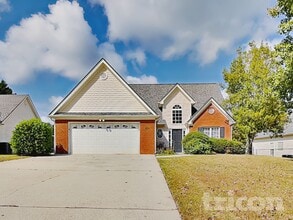 Building Photo - 130 Kyle Way