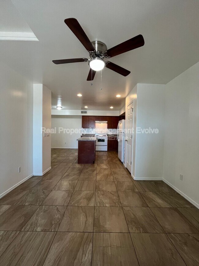 Foto del edificio - 10402 N 9th Ave