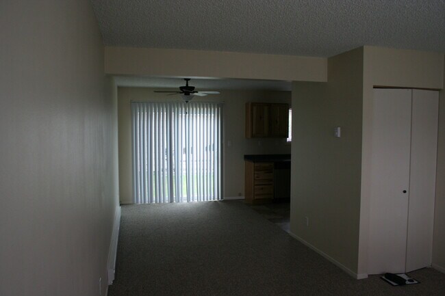 Foto del edificio - 725 Waverly Pl
