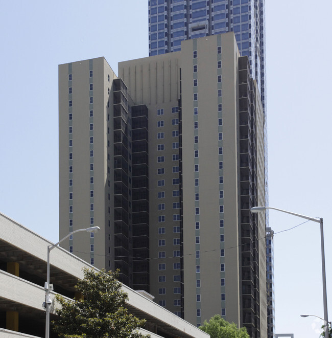 Foto del edificio - Peachtree Towers Condominiums