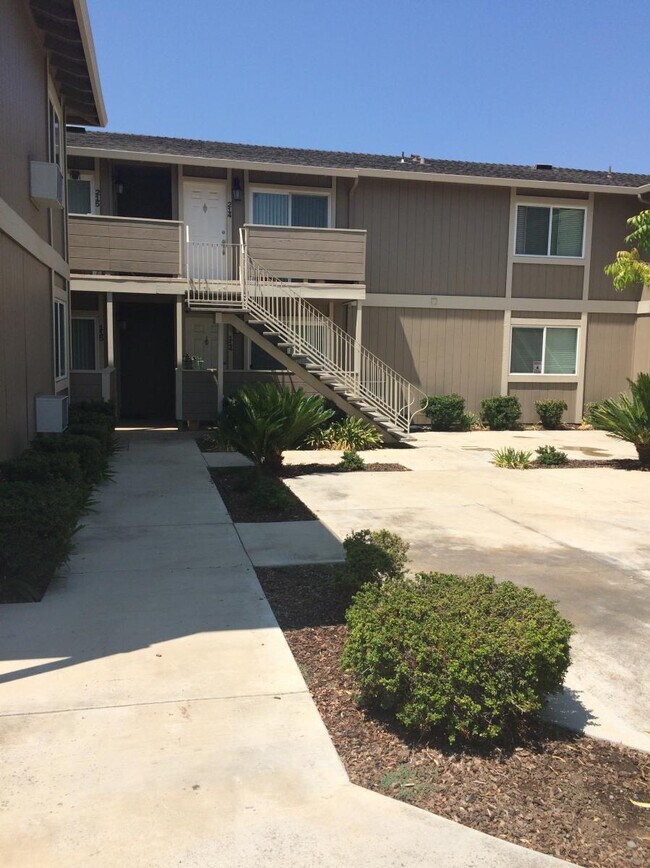 Foto del edificio - 4970 Cherry Ave