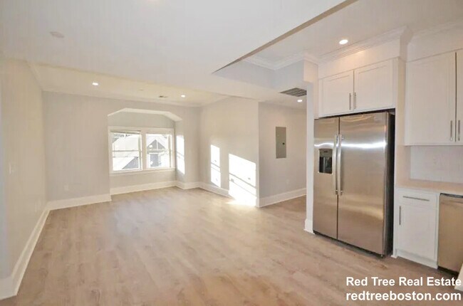 Building Photo - 124 Kenrick St