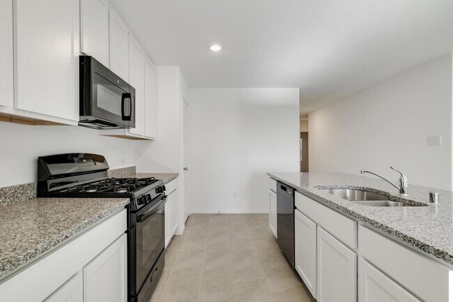 Building Photo - 7809 Thornton Dr