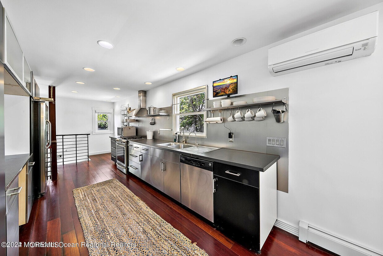 Foto principal - 8 Calvert Ave