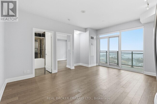 Building Photo - 33 Shore Breeze Dr