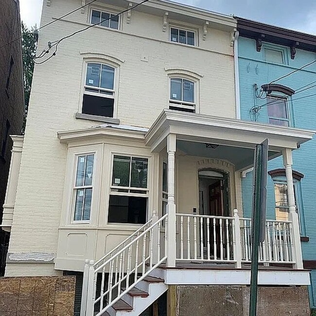 Building Photo - 150 Lander St