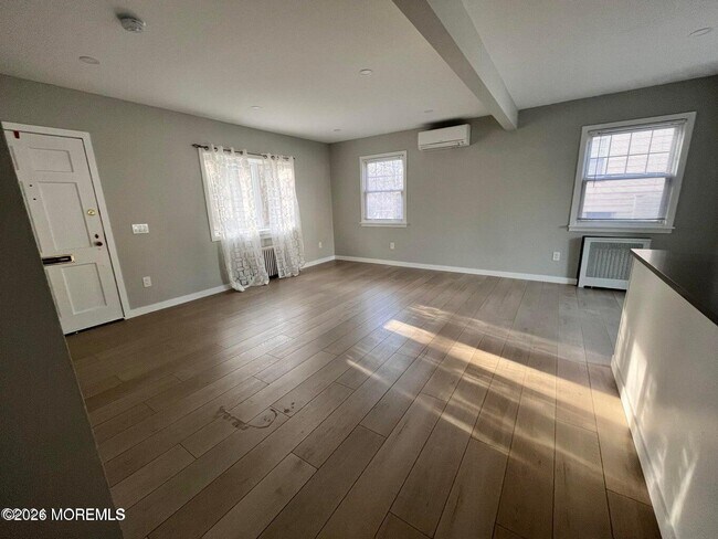 Foto del edificio - 96 Paterson Ave