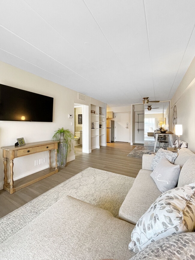 Building Photo - The Flats on Jefferson