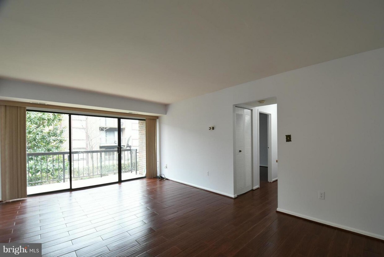 Foto principal - 9702 Kingsbridge Dr